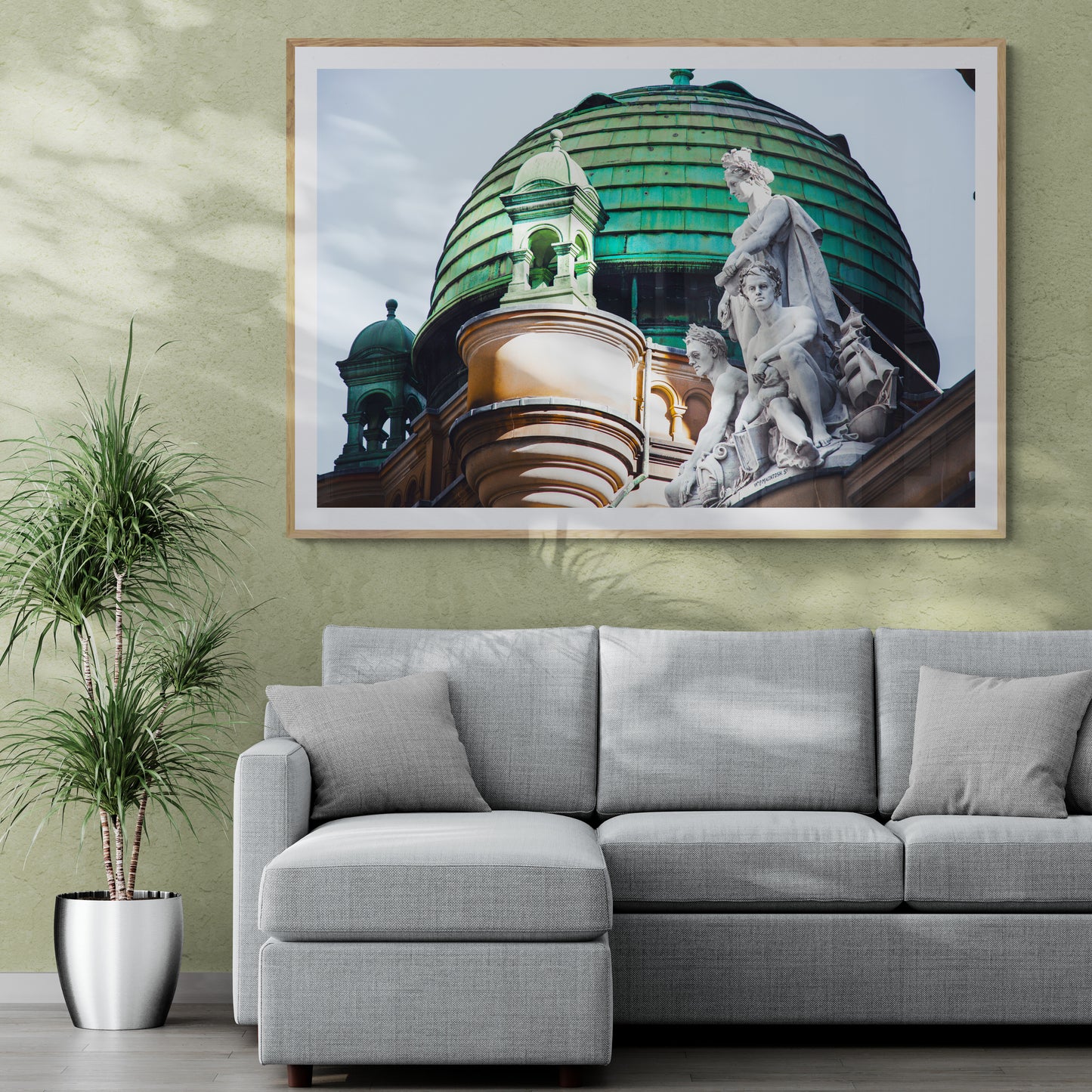 QVB Dome and Statue - 150807-G454