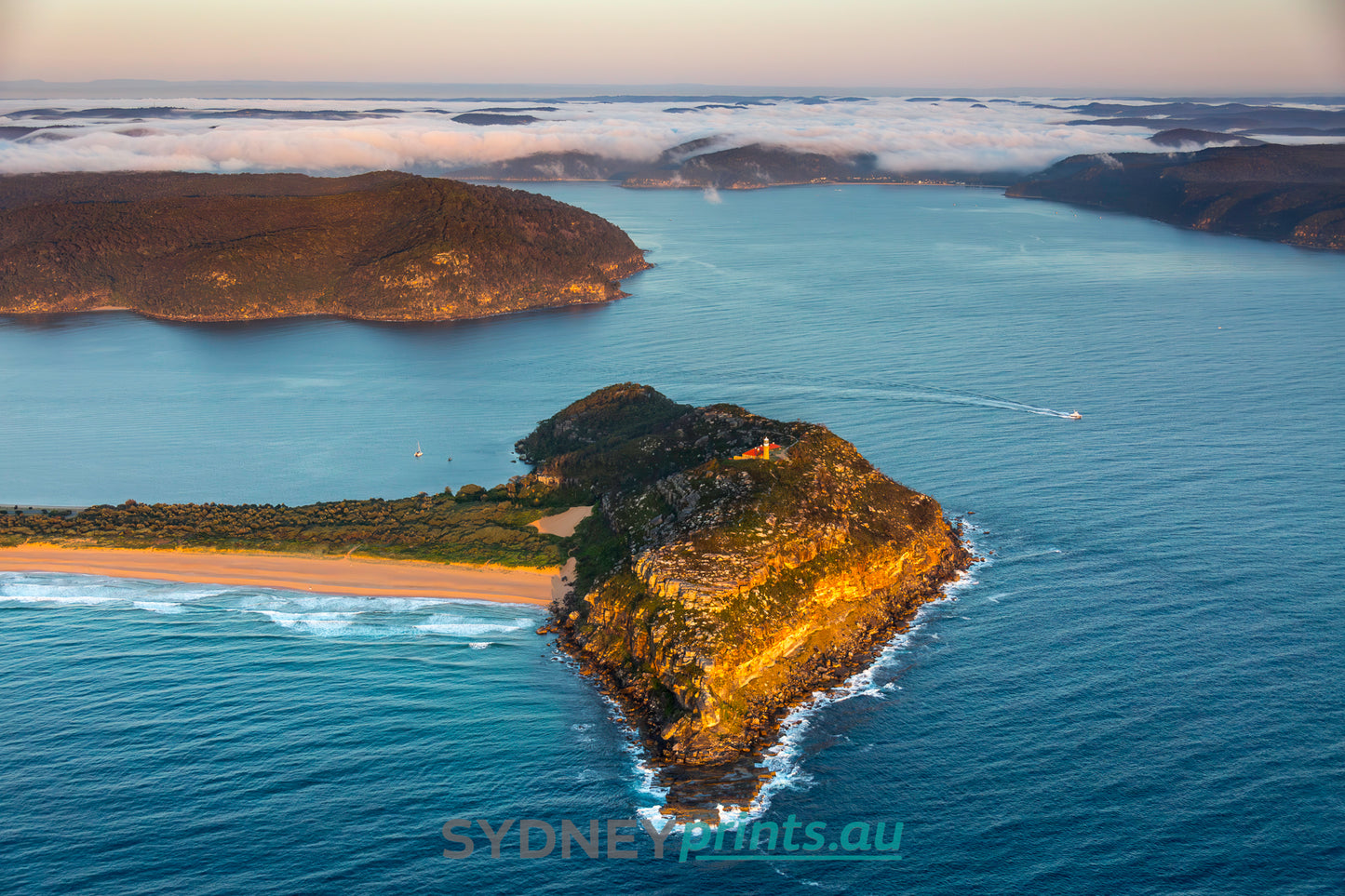 Barrenjoey Headland - 151016-A076