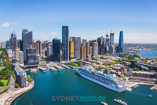 Cruise Ship in the Quay - 230226-A287